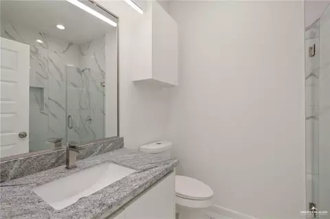 Bath - 1900 W Violet Dr, Pharr, TX 78577 photo 4 of 4