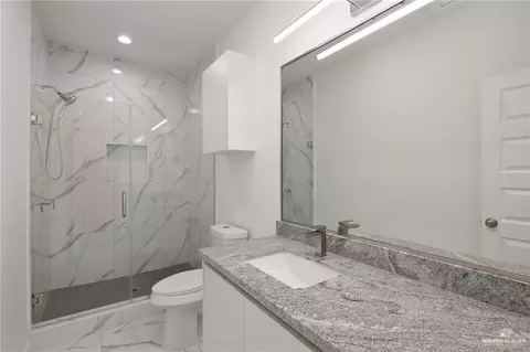 Bath - 1900 W Violet Dr, Pharr, TX 78577 photo 3 of 4