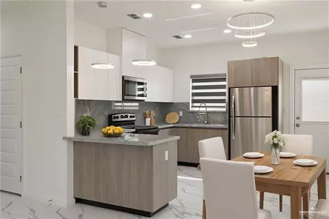 Kitchen - 1900 W Violet Dr, Pharr, TX 78577 photo 2 of 2