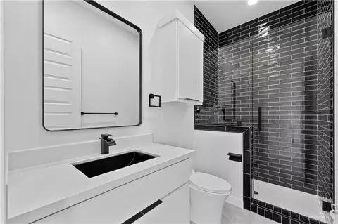 Bath - 312 Merida Dr, Donna, TX 78537 photo 3 of 3
