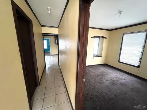 Entry Way - 1116 E Hawk Ave, Pharr, TX 78577 photo 3 of 4