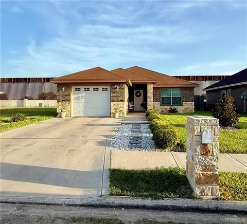 211 Paradise St, Rio Grande City, TX 78582