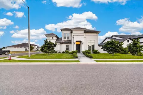 2704 Essex St, Edinburg, TX 78542