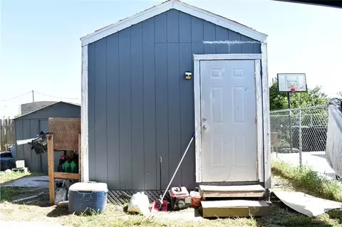 Exterior - 712 E Vfw Ave, Elsa, TX 78543 photo 2 of 2