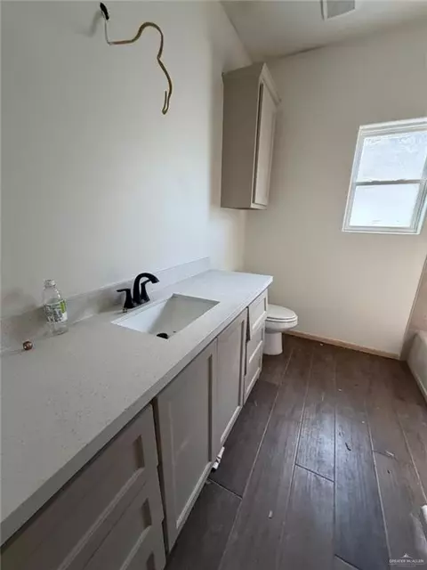 Bath - 432 Sandy Rd, Donna, TX 78537 photo 1 of 2