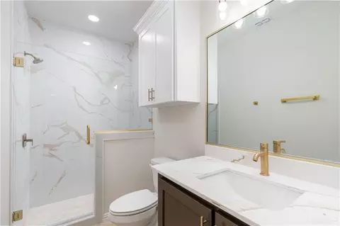 Bath - 2911 E Q Ave, Hidalgo, TX 78557 photo 2 of 4