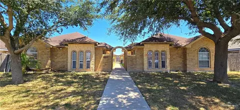 3827 W Sarah Evans St, Edinburg, TX 78541