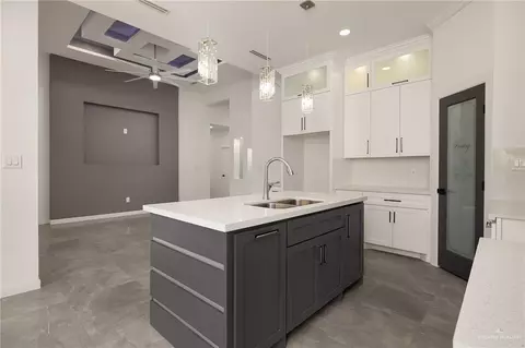 Kitchen - 422 Reef Rd, Donna, TX 78537 photo 4 of 4