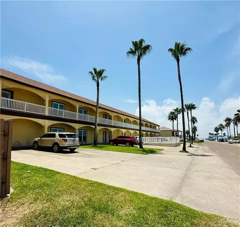 113 E Pike St, South Padre Island, TX 78597