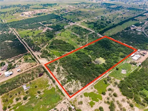 000 El Mirador St, Rio Grande City, TX 78582
