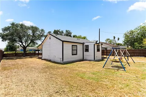 Exterior - 141 E Lee St, Pharr, TX 78577 photo 4 of 5