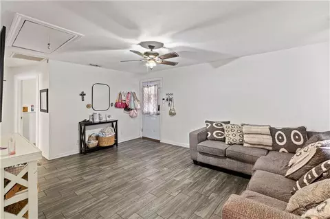 Entry Way - 141 E Lee St, Pharr, TX 78577 photo 1 of 1