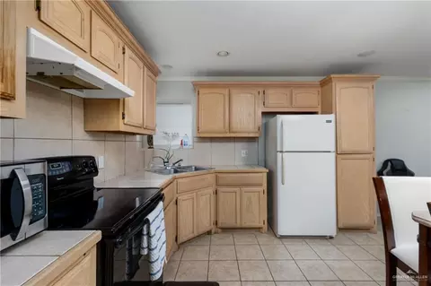 Kitchen - 712 W Bronze Dr, Pharr, TX 78577 photo 1 of 1