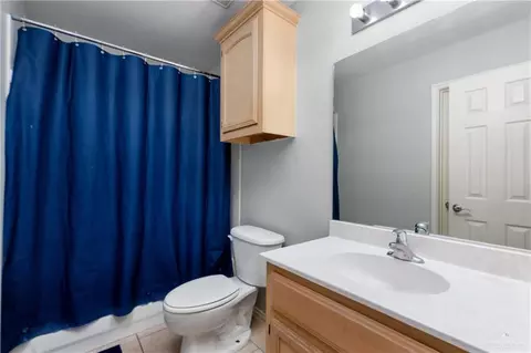 Bath - 712 W Bronze Dr, Pharr, TX 78577 photo 1 of 2