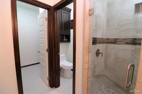 Entry Way - 208 Esperanza Ave, Mission, TX 78574 photo 2 of 2