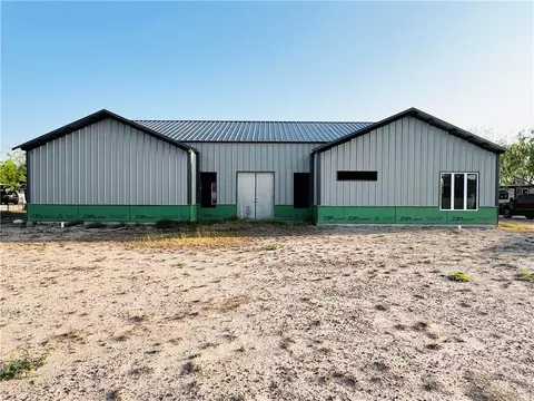 527 E 2nd St, Sullivan City, TX 78595