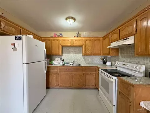 Kitchen - 1009 W Starr Ave, Pharr, TX 78577 photo 1 of 1