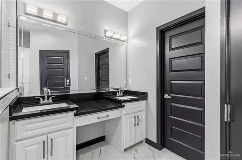 Bath - 3104 E Sabinal Ave, Hidalgo, TX 78557 photo 1 of 3