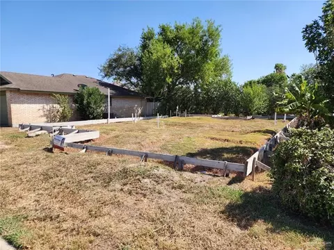 135 Willow Cir, Harlingen, TX 78552