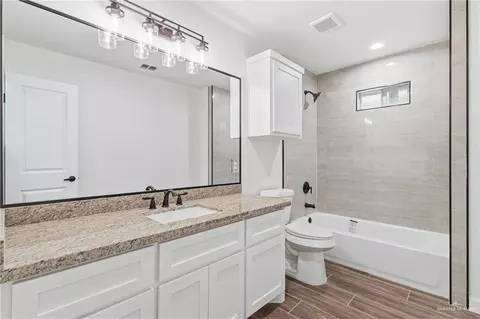 Bath - 1214 E Sanchez St, Pharr, TX 78577 photo 4 of 4