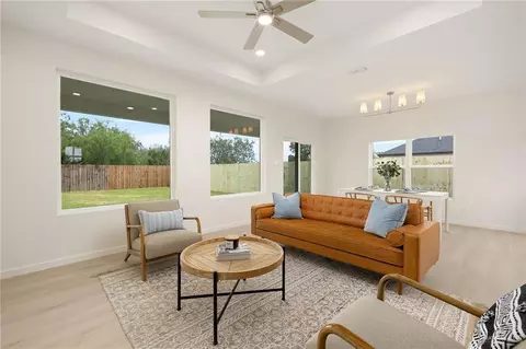 Living - 10201 Espada Dr, Edinburg, TX 78541 photo 2 of 3