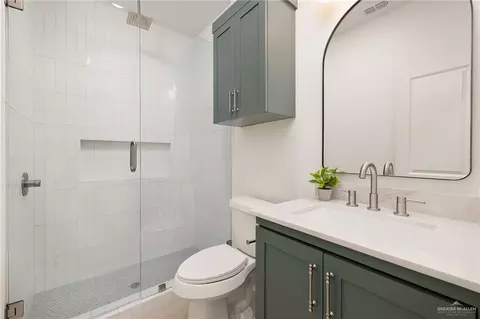 Bath - 10201 Espada Dr, Edinburg, TX 78541 photo 2 of 2