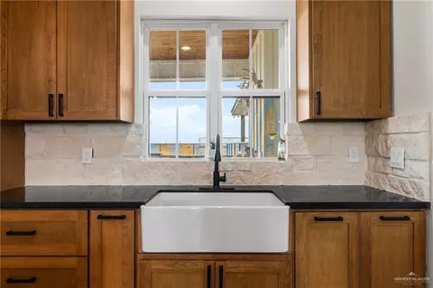 Kitchen - 23588 Beefmaster Rd, Alamo, TX 78538 photo 3 of 3
