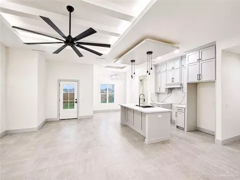 Entry Way - 3003 E Sabinal Ave, Hidalgo, TX 78557 photo 2 of 3