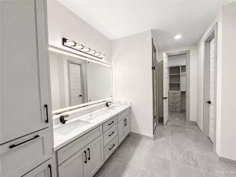 Entry Way - 3003 E Sabinal Ave, Hidalgo, TX 78557 photo 3 of 3