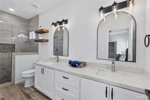 Bath - 446 Sandy Dr, Donna, TX 78596 photo 1 of 2