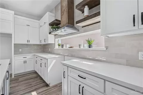 Kitchen - 446 Sandy Dr, Donna, TX 78596 photo 4 of 4