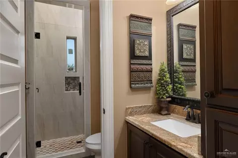 Bath - 3003 Ptj Dr, Palmview, TX 78572 photo 2 of 2