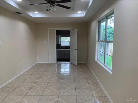 Living - 1305 Wayne St, Pharr, TX 78577 photo 4 of 10