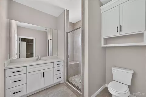 Bath - 1308 Rhett Dr, Pharr, TX 78577 photo 1 of 2