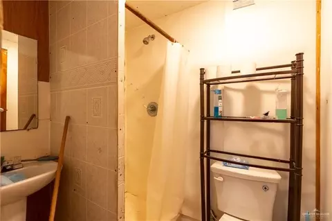 423 Liam St, Donna, TX 78537 photo 8