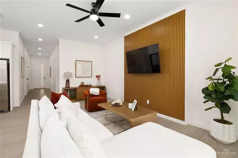 Living - 4205 Casamigos St, Harlingen, TX 78552 photo 2 of 3