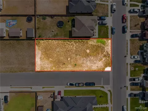 10740 N Baylie Bear Dr, Edinburg, TX 78542