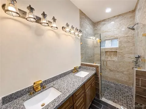 Bath - 3009 Ebano Ave, Hidalgo, TX 78557 photo 1 of 4