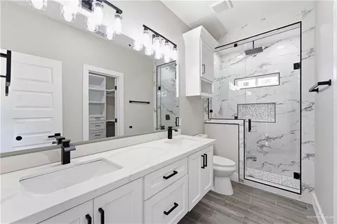 Bath - 439 Sandy Rd, Donna, TX 78537 photo 1 of 2