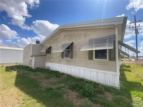 501 E First St, La Feria, TX 78559 photo 3