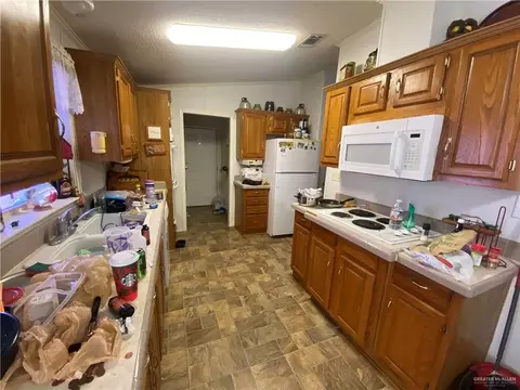 501 E First St, La Feria, TX 78559 photo 5