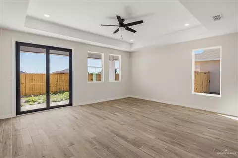 Living - 1015 Katrin Dr, Alamo, TX 78516 photo 2 of 2