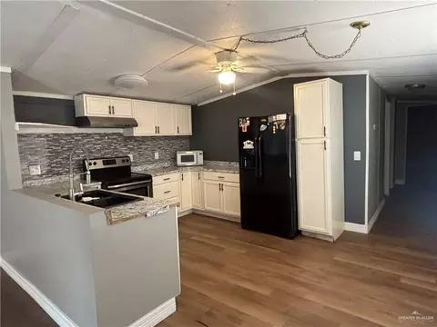 Kitchen - 910 Violet Dr, Pharr, TX 78577 photo 1 of 2
