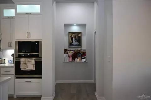 Entry Way - 1311 E Danielle Ave, Pharr, TX 78577 photo 1 of 2