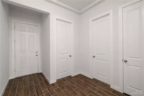 Entry Way - 2012 Hydrangea St, Weslaco, TX 78596 photo 1 of 4