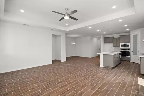 Entry Way - 2012 Hydrangea St, Weslaco, TX 78596 photo 3 of 4