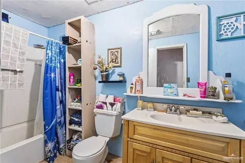 Bath - 9012 Jay Keith St, Mission, TX 78574 photo 1 of 1