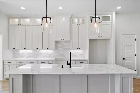 Kitchen - 437 Sandy Rd, Donna, TX 78537 photo 2 of 3