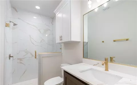 Bath - 2911 E Q Ave, Hidalgo, TX 78557 photo 1 of 2
