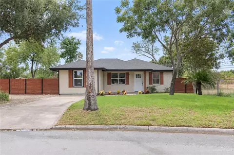 1104 S Chelo Dr, La Feria, TX 78559